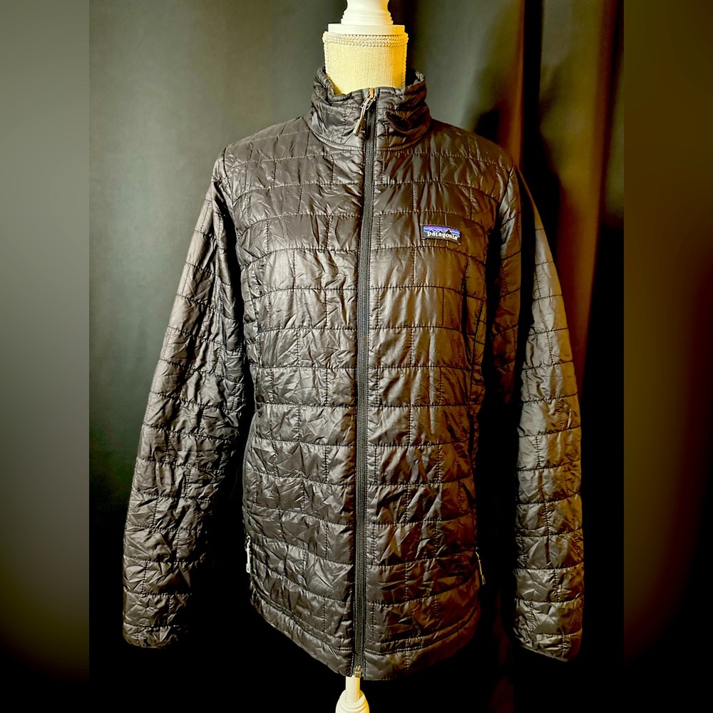 Patagonia women’s nano puff jacket